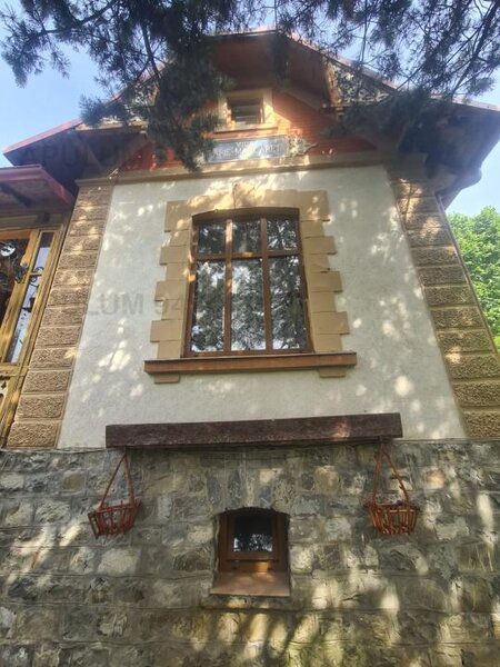 De vanzare apartament in Vila in Sinaia - Zona Centrala